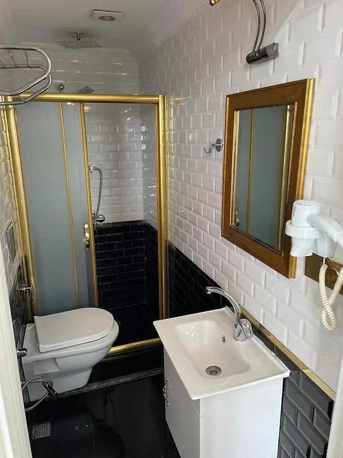 Rhythm Hotel Стамбул