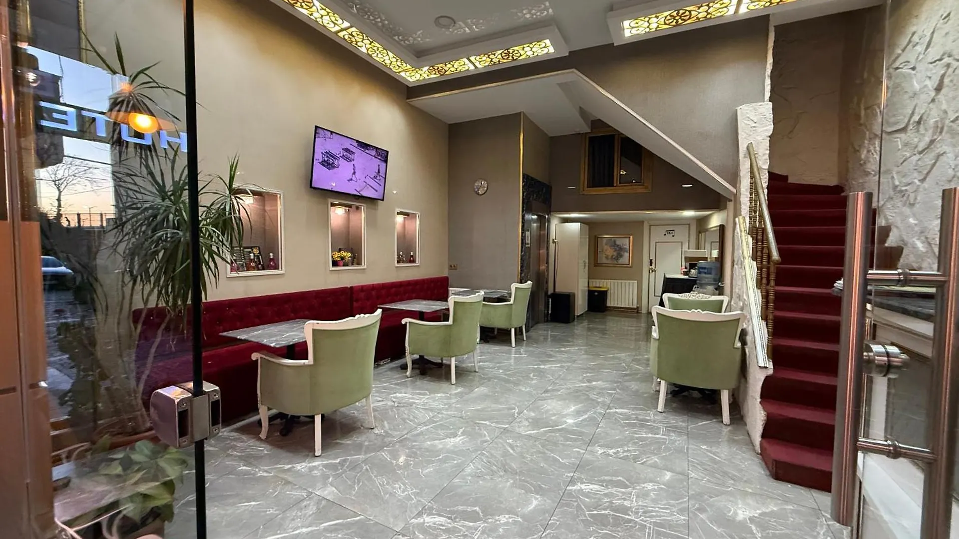Rhythm Hotel Стамбул